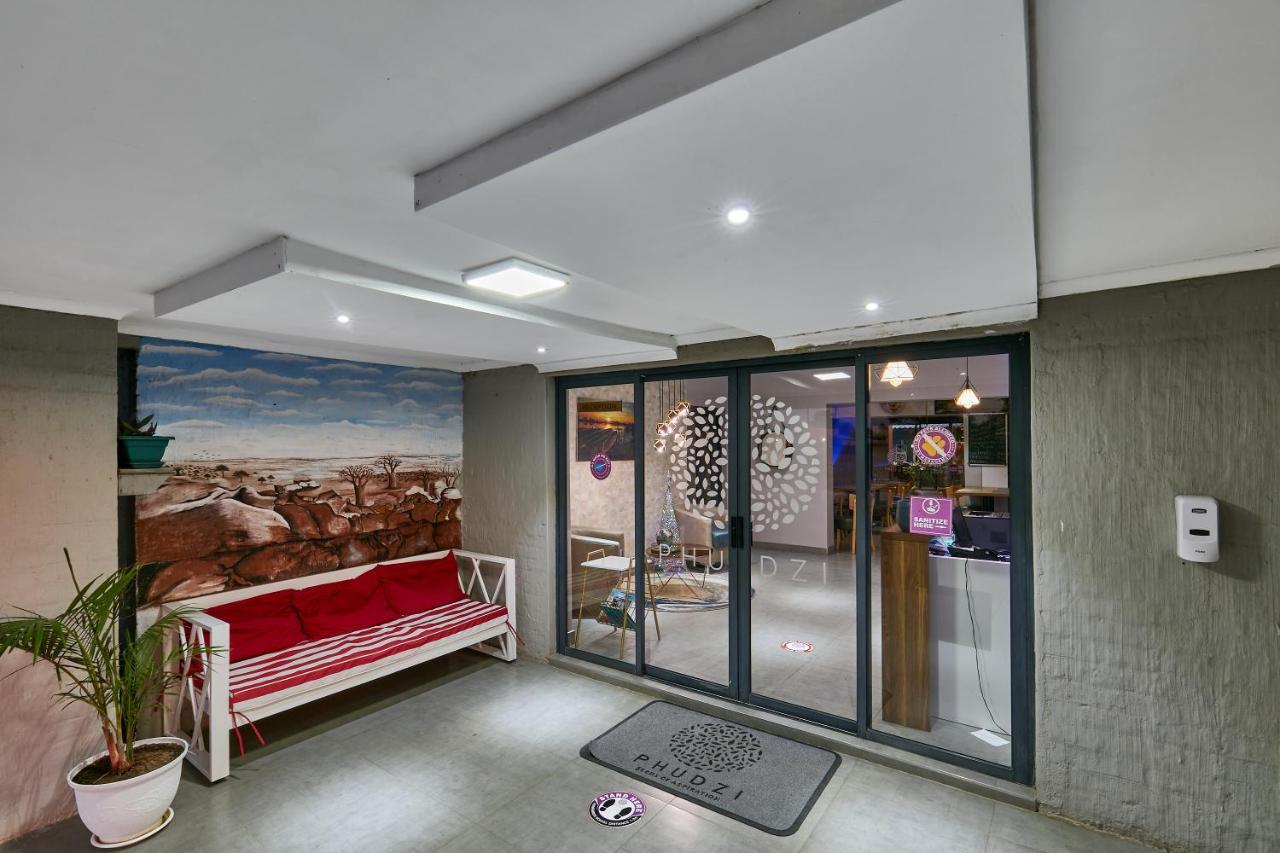 Phudzi Hotel Letlhakane Екстериор снимка