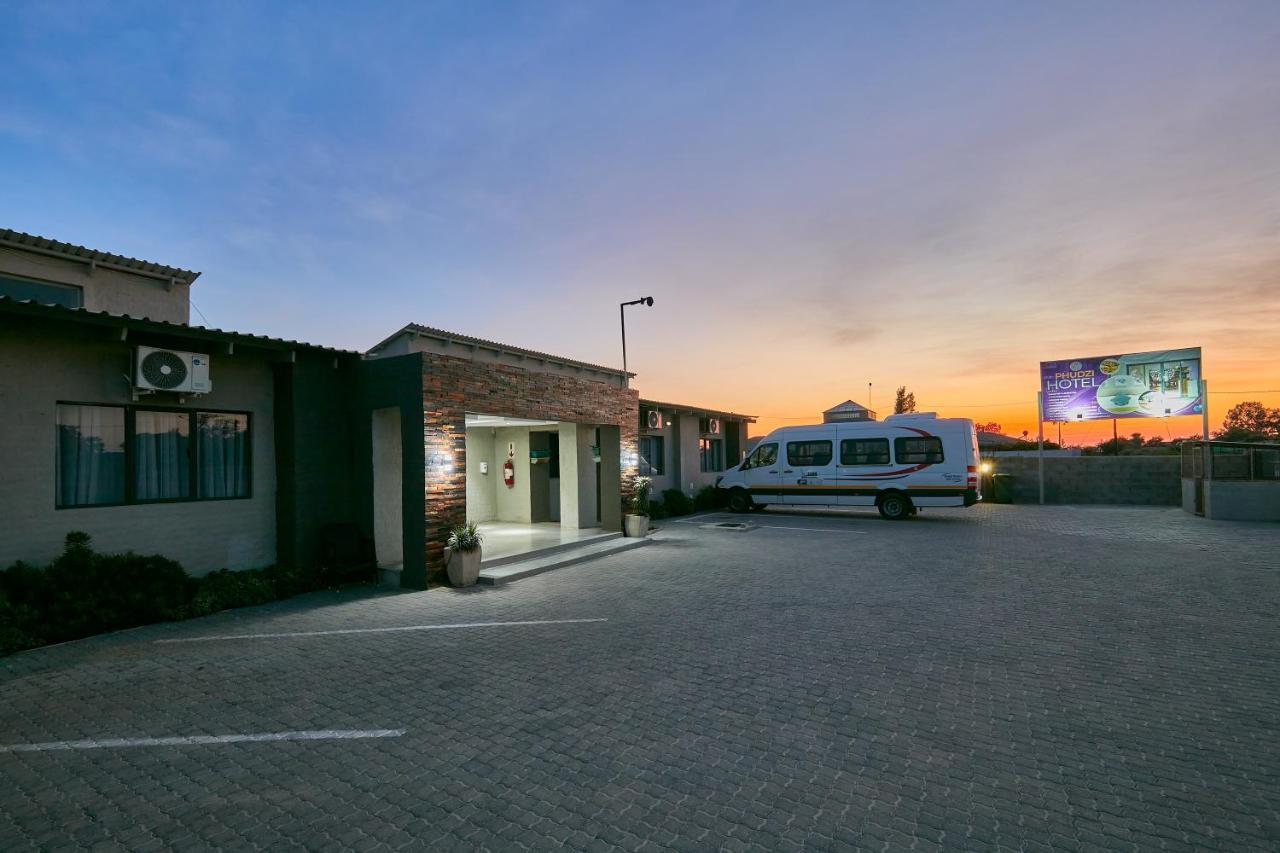 Phudzi Hotel Letlhakane Екстериор снимка