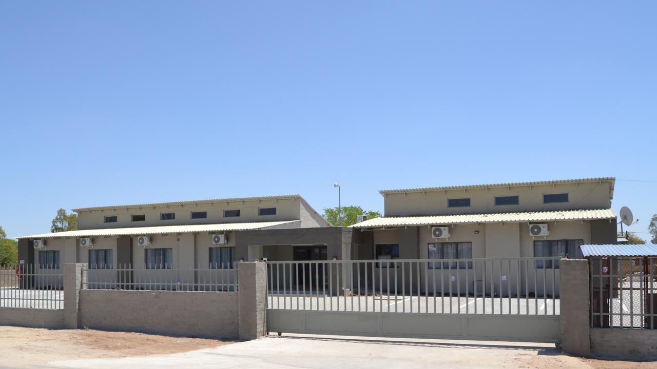 Phudzi Hotel Letlhakane Екстериор снимка
